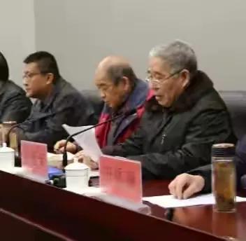诗歌朗诵稿青春励志，青春励志诗歌朗诵稿（高延安《奋斗百年启新程》）