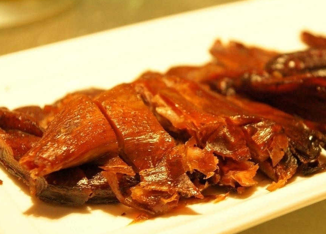 脆皮烤鸭的做法与配方，脆皮烤鸭的做法与配方视频教程（脆皮烤鸭做法）