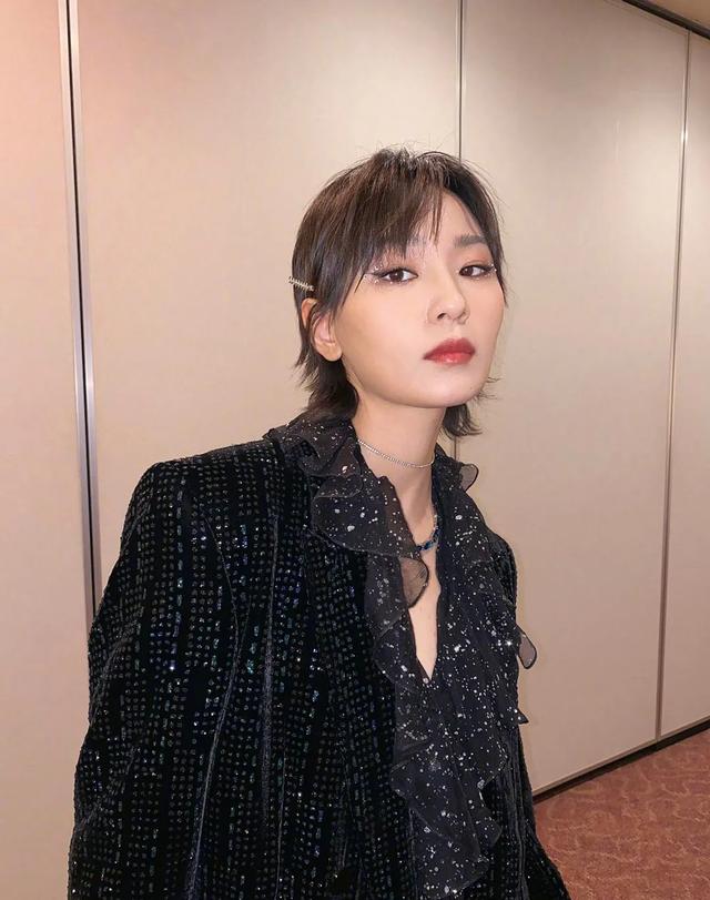 北京欢迎你群星都有谁，北京欢迎你群星名单（她曾参与演唱《北京欢迎你》）