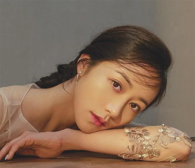 韩雪爷爷和外公是哪个将军，能演戏、开公司还玩科技