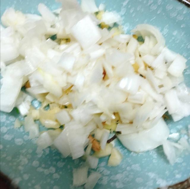 酱香茄子怎么做，酱香茄子最简单的做法大全（给你不一样的味道）