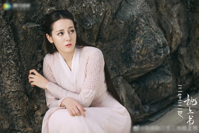 三生三世枕上书闽酥是男是女，三生三世枕上书里闽酥是男是女（《枕上书》她男装全剧最帅）