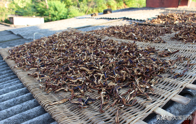 茄子干怎么晒，茄子干怎么晒好吃（夏天买点茄子晒干）