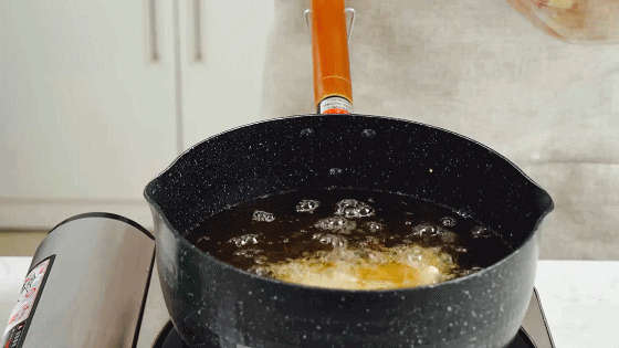 掌中宝是鸡的哪个部位图解，掌中宝是鸡的哪个部位（鸡身上的“黄金部位”）