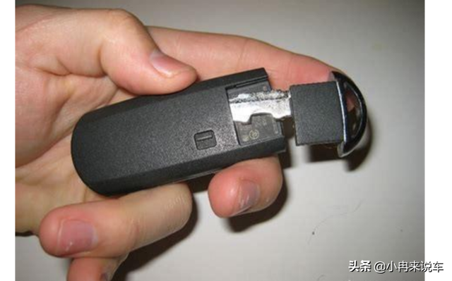 汽车钥匙换电池，汽车钥匙没电了怎么换电池（手把手教你换车钥匙电池）