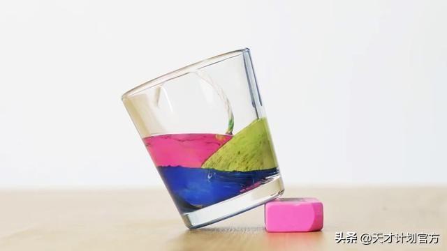 蜡笔可以做什么，蜡笔是什么样子（用玻璃杯和蜡笔自制浪漫蜡烛）