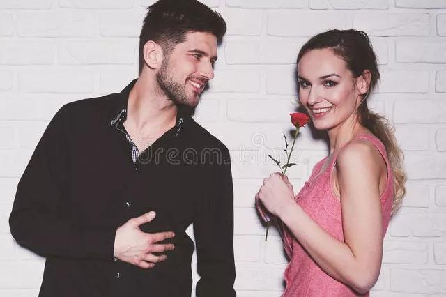 喜欢一个人的理由，为什么会喜欢上一个人（爱你的人只有1个理由）