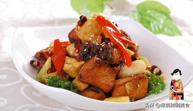 糍粑鱼怎样做才好吃，口味咸辣、香气扑鼻的湖北名吃糍粑鱼你会做吗