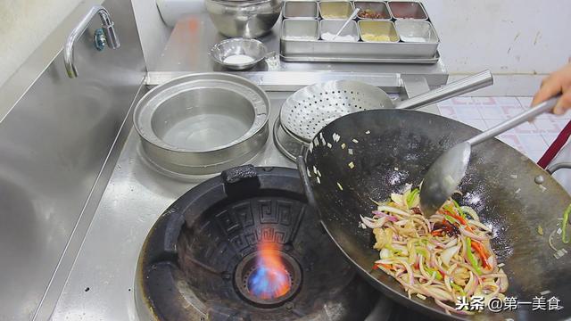 五花肉炒什么好吃，最好吃的五花肉怎么炒好吃（几分种炒一盘值得一试）