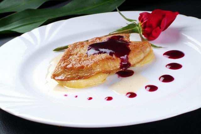 卤鹅肝的做法，煎鹅肝的做法（顶级法国鹅肝怎样做才不浪费）