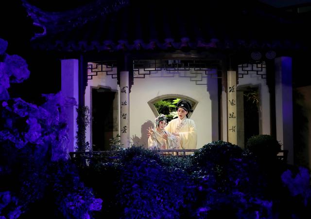 游园惊梦故事梗概，第一出——游园惊梦<昆剧>