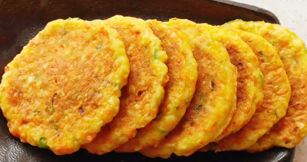 【山藥雞蛋早餐餅】做法步驟圖 不用一滴水 健脾養(yǎng)胃抵抗力好-起舞食譜網(wǎng)