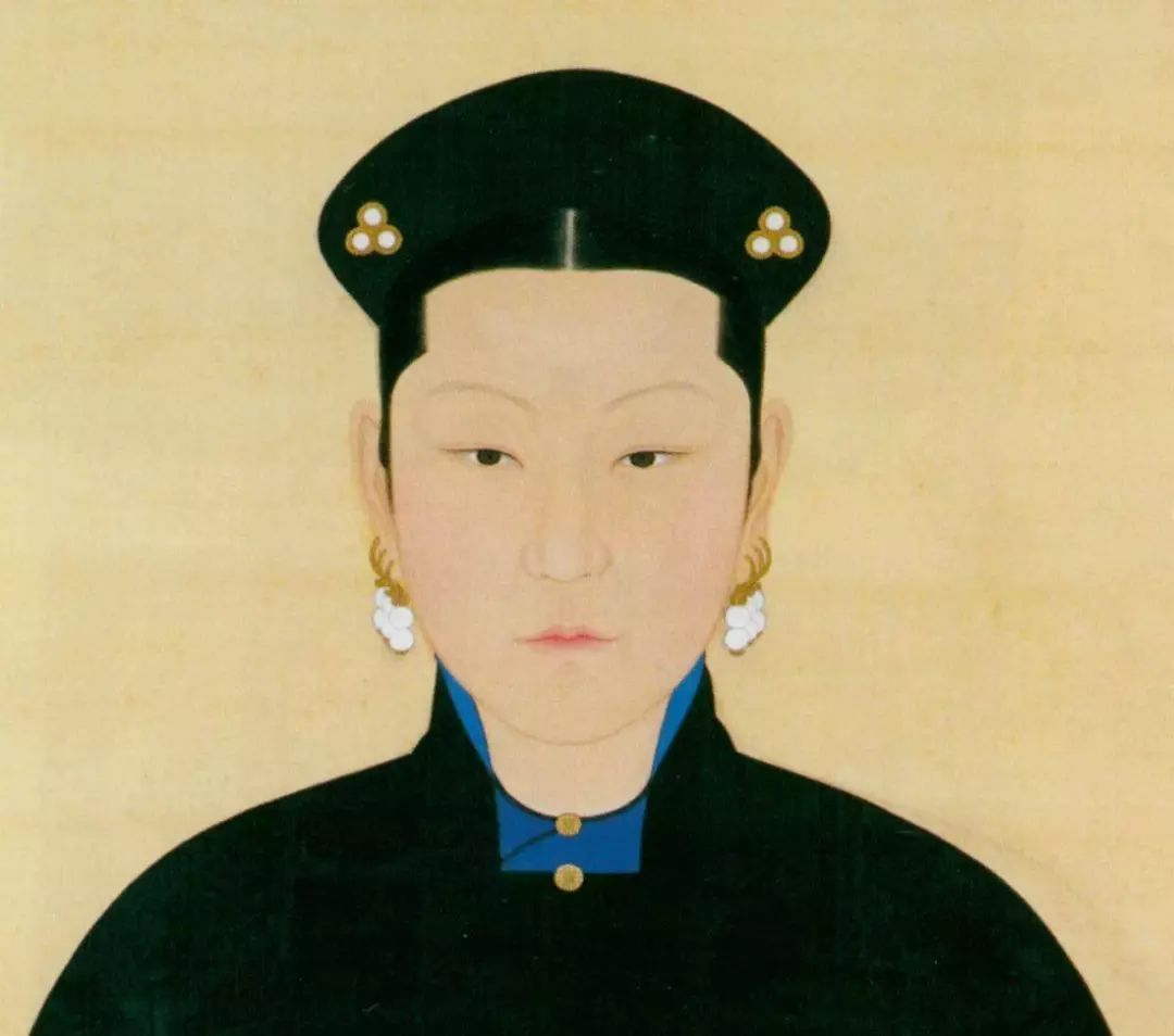 虽然嘉穆瑚觉罗氏身份低微,但努尔哈赤似乎对她非常有好感,隔三差五地