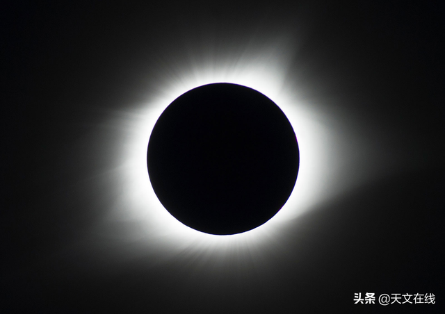 日环食发生在什么时候，日环食发生在什么时候农历（它与日全食、日偏食又有什么区别）