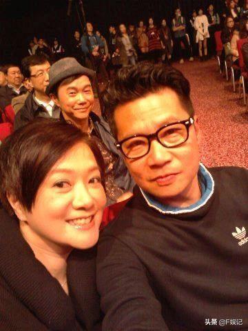 张学友的《有个人》 歌词，张学友的《有个人》（现实却每年都手写充满爱的卡片给太太）