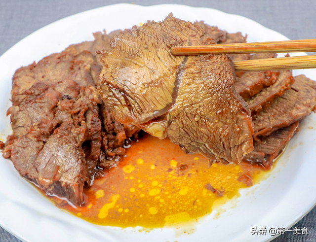 酱牛肉的正确做法，家常酱牛肉的正确方法与配料（这盘酱牛肉，秒杀一切熟食店）