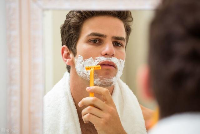 男人胡子多少和性功能有关系吗，男人胡子少代表性功能差么（胡子长得快的男人性欲更强）
