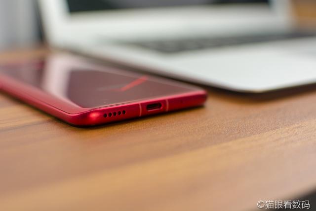 v2061a什么手机，v2061a是什么牌子手机（外观性能兼顾的高水准之作）