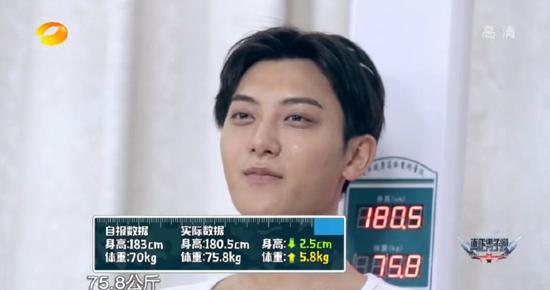 宋威龙个人资料，宋威龙个人资料家境以及学历（却被误会成矮个的8个男星）