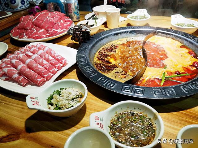 重庆人最喜欢吃的火锅是什么类型的呢，重庆人最喜欢吃的火锅是什么类型的呢图片（重庆最有名的10家火锅）