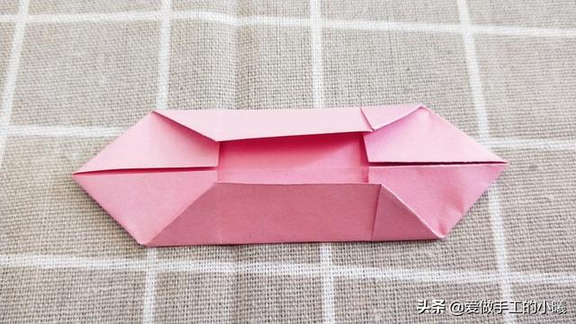 手工折纸爱心方法图解，简单又漂亮的爱心折法（教你用1张纸折出心心相印）