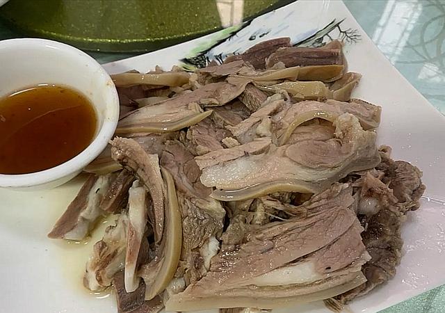 怎样做白切鹅，白切鹅肉怎么做（吃到了广州少有的传统白切鹅美味）