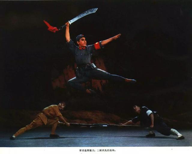 八个样板戏是哪八个，八个样板戏都是哪八个（八大样板戏）