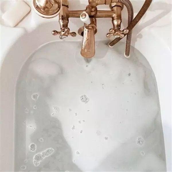 过期的眼霜还能做什么用，眼霜的保质期有多长（过期的护肤、化妆品竟然还能这么用）