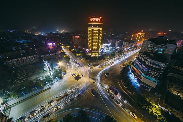 广西的省会是哪个城市，南宁市中心是哪个区（曾经做过540年的广西省会城市）