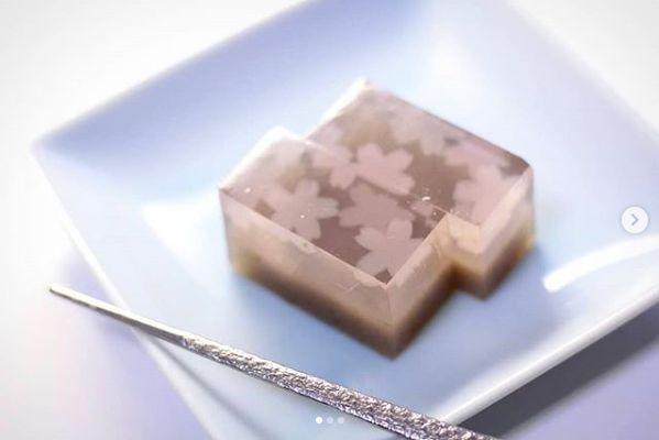 日本和果子的制作方法，日本食玩果子制作视频（日本匠人做出这么美的“和果子”）