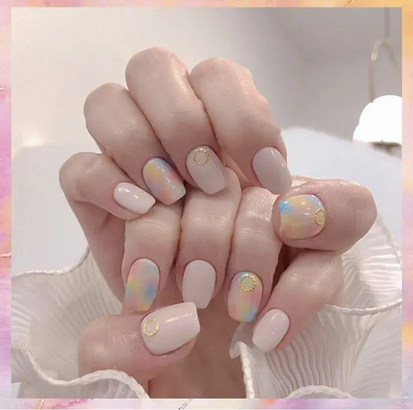 夏天指甲颜色大全图片流行，夏天显白指甲（够仙够清爽最重要是显手白）