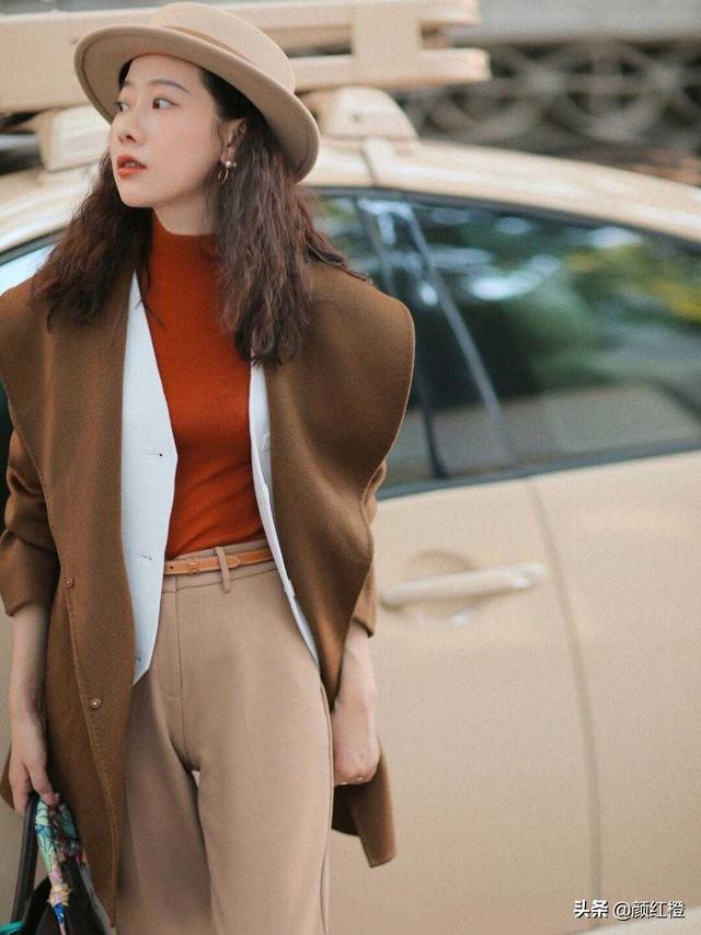 青灰色是什么颜色，正常的平菇是什么颜色（35+女性穿衣千万别盲从）