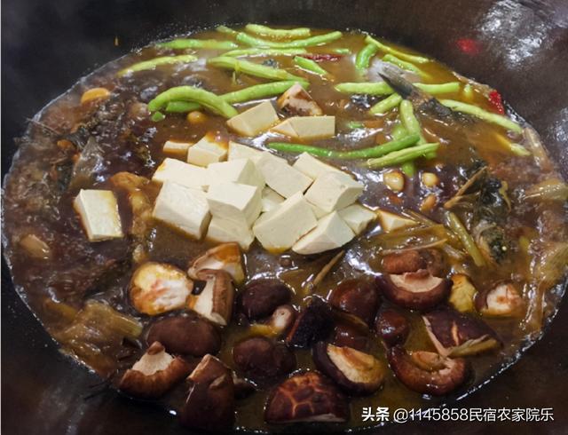 农家炖鱼，东北炖鱼的家常做法（蓟县增塬传统农家铁锅炖鱼）