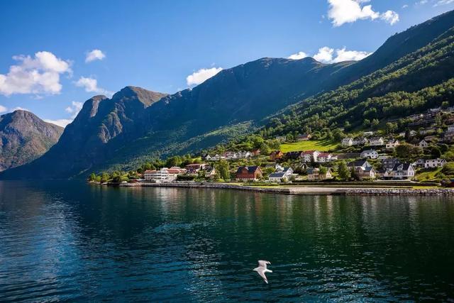 norway是哪个国家，挪威地理位置（挪威峡湾—冰川为父、大海为母）