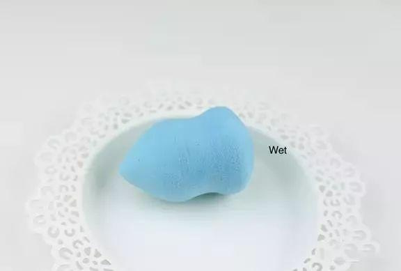 新粉扑的正确使用方法是什么，刚买的粉扑应该怎么用（一只“小小”的海绵粉扑居然有“百种”使用方法）