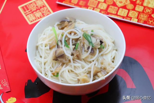 南方年夜饭有哪些菜，南方年夜饭有哪些菜单（南方人的年夜饭）