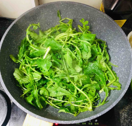 萝卜菜怎么炒，怎样炒萝卜菜（简单一炒就是美味）