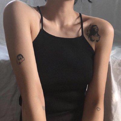 女生性感照片 个性头像，女生头像   个性 性感（女生性感吸引人部位微信头像）