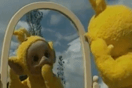 镜子里的自己和相机里的自己哪个真实，相机和镜子哪个是真正的我（为什么镜子里的我比前置自拍里好看一万倍）