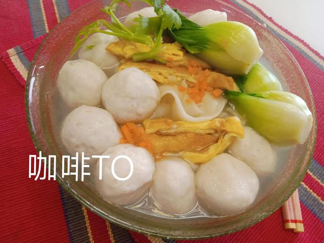 鱼丸挂面怎么做，手工鲜香鱼丸面