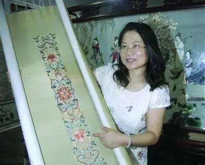 唯美星空怎么画出来，怎么画出美丽的星空（美女用一根针“画”出万种绚丽星空）