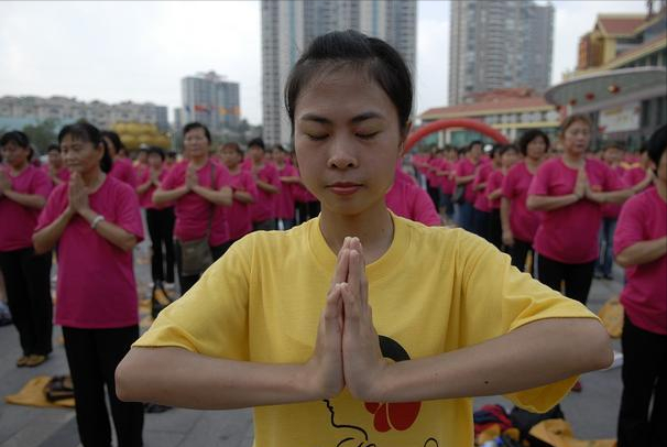 什么叫健身瑜伽，练瑜伽是健身吗（“瑜伽”二字到底是什么意思）