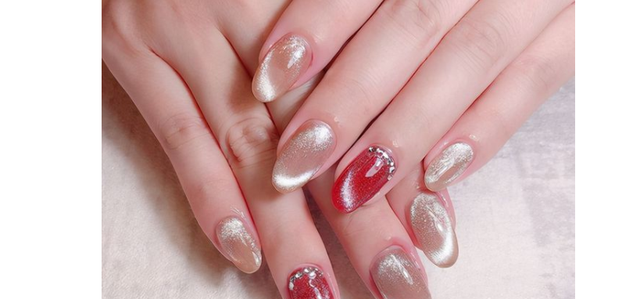 如何卸指甲油来跟给家过过招，怎么在家卸指甲油（怎样在家里轻松卸指甲油）