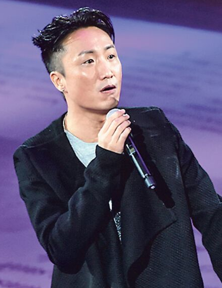与蔡卓妍相爱4年的郑中基，为何转身娶了名不见经传的余思敏？