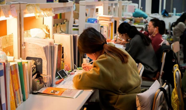 大学补考有平时分吗，大学挂科了补考算不算平时分（一旦有挂科或重修就会被记入档案）