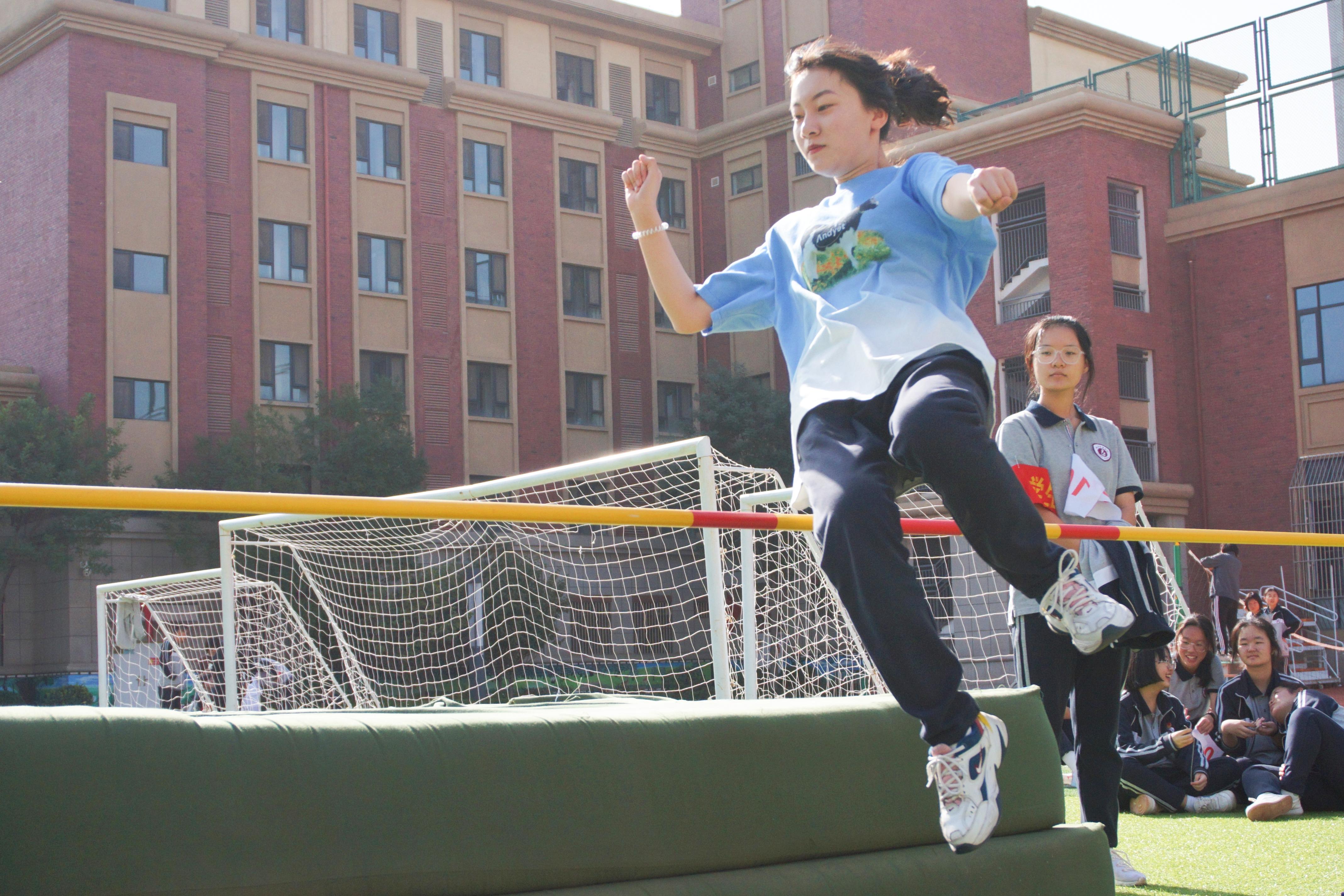 学校运动会周记（学校运动会）