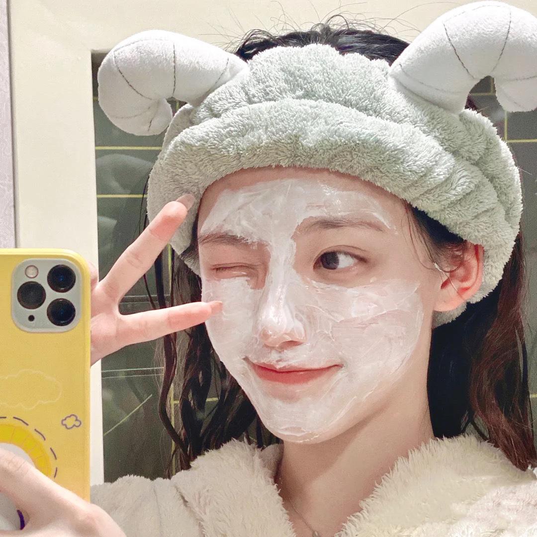 敷面膜图片(女人敷面膜的搞笑图片)