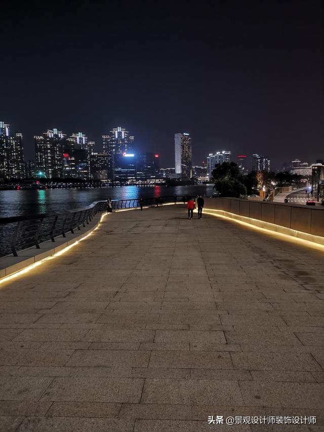 上海外滩夜景图片，外滩夜景美丽迷人让人流连忘返（上海市外滩夜景）