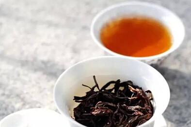 泡沫红茶的制作方法，如何泡红茶泡茶基本步骤（泡沫红茶的泡沫对人体有害吗）