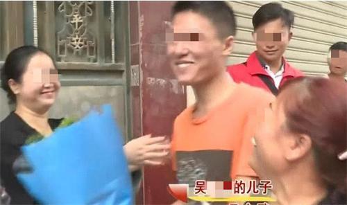 养育之恩大于天下一句是什么，父母之恩重如山可怜天下父母心（面对两个家庭他难以抉择）